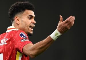 图片报：利物浦收到8000万欧报价才愿谈迪亚斯，拜仁最多出7500万