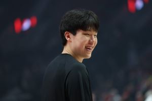 马健:开拓者的目标看来是季后赛 希望杨瀚森逐渐适应NBA的节奏